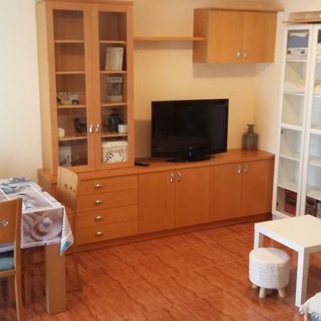 Estudio Салоу Екстериор снимка