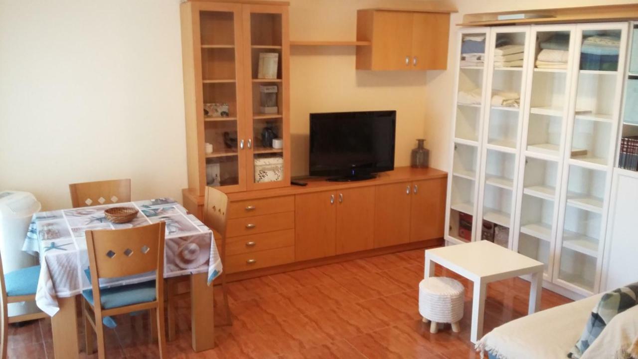 Estudio Салоу Екстериор снимка